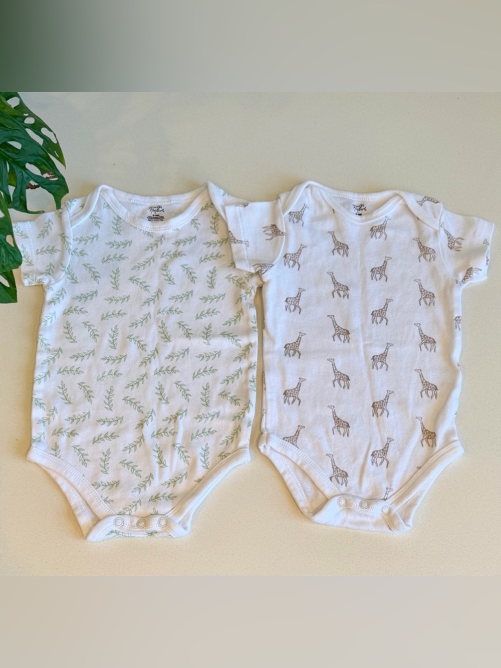Organic Cotton Baby Onesie Bundle 6-9M Unisex